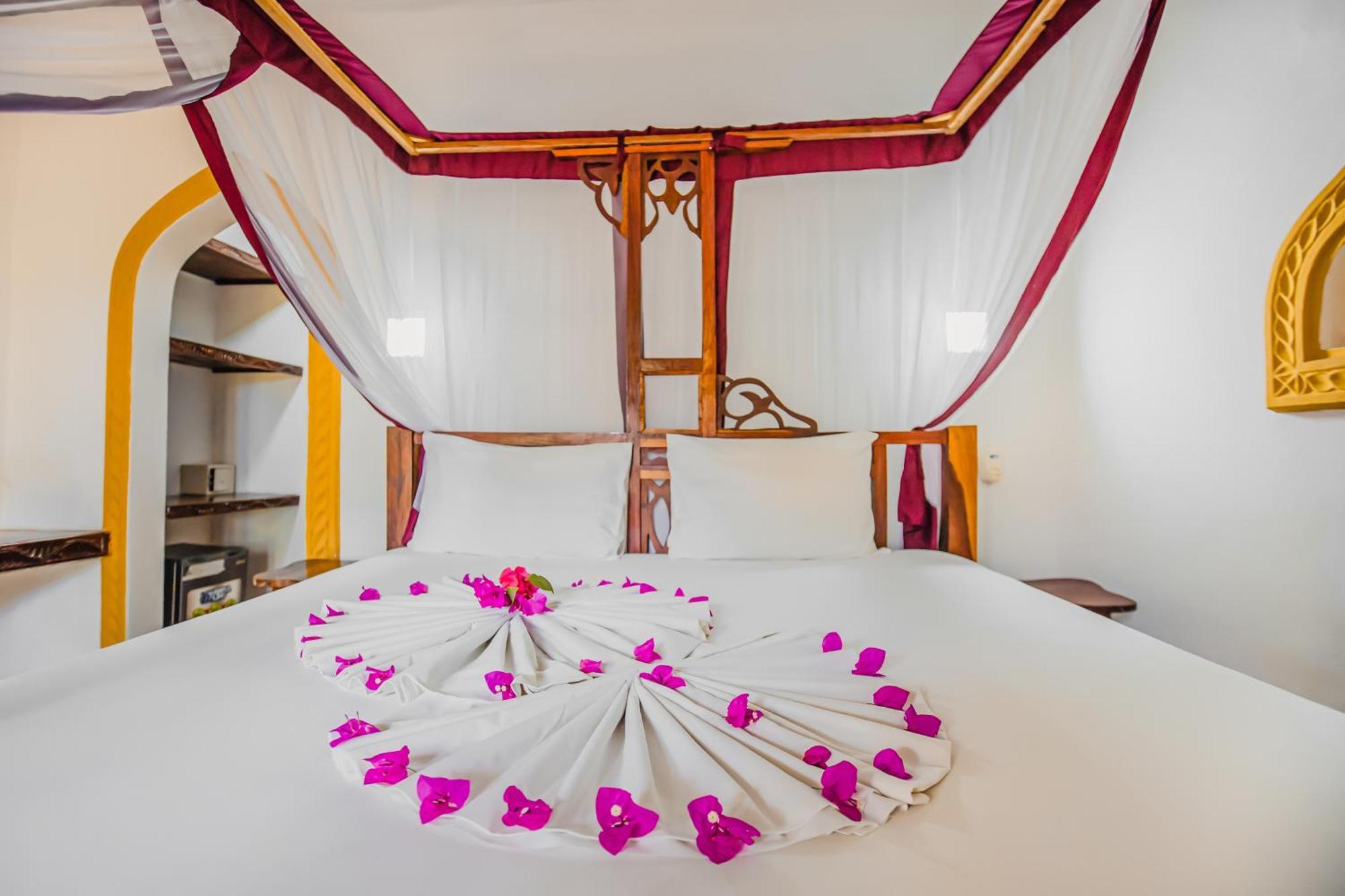 Ahg Waridi Beach Resort & Spa Pwani Mchangani Exterior photo